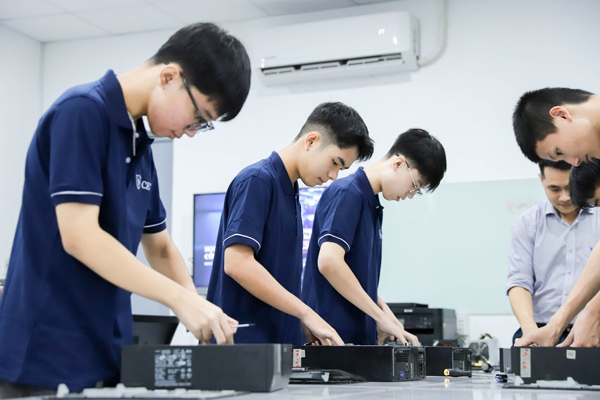 ngành công nghệ thông tin nên học trường gì? học ở đâu tốt nhất?